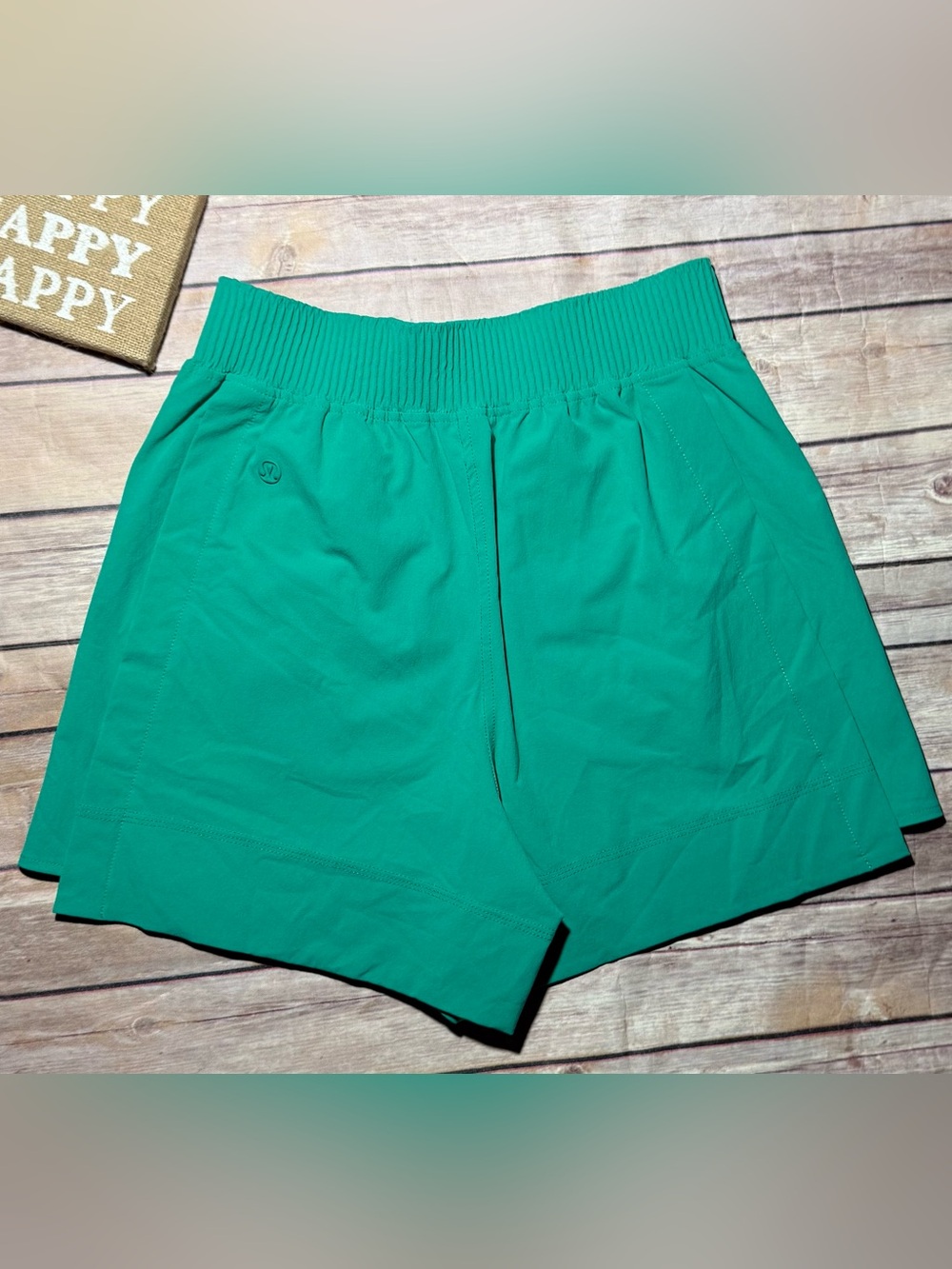 Lululemon Stretch Woven
Relaxed-Fit HR Short size XS Kelly Green - Picture 3 of 12